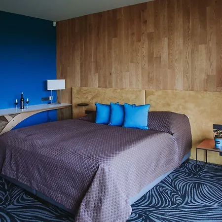 Lajver Borbirtok Hotel *