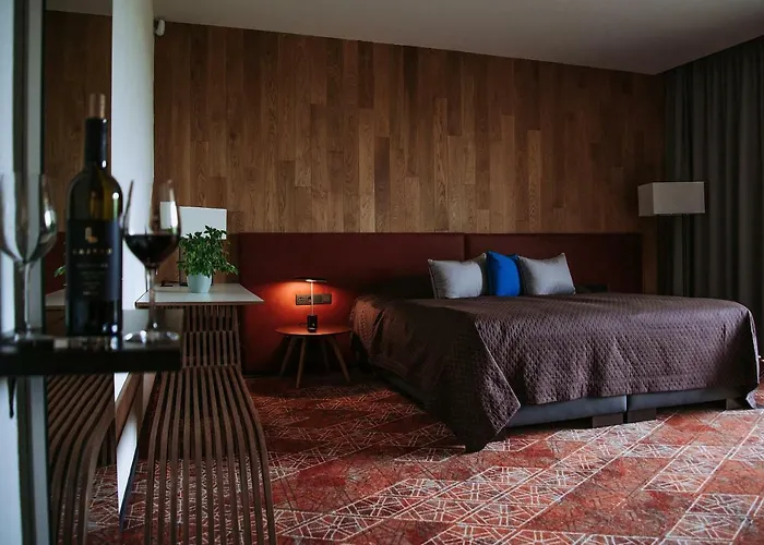 Lajver Borbirtok Hotel *